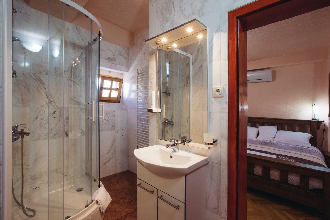 Apartmani I Sobe Dinko Starigrad Paklenica Zewnętrze zdjęcie