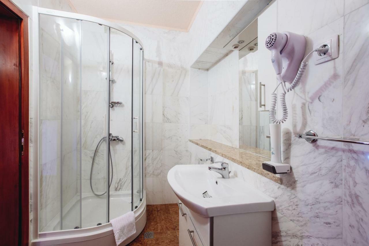 Apartmani I Sobe Dinko Starigrad Paklenica Zewnętrze zdjęcie