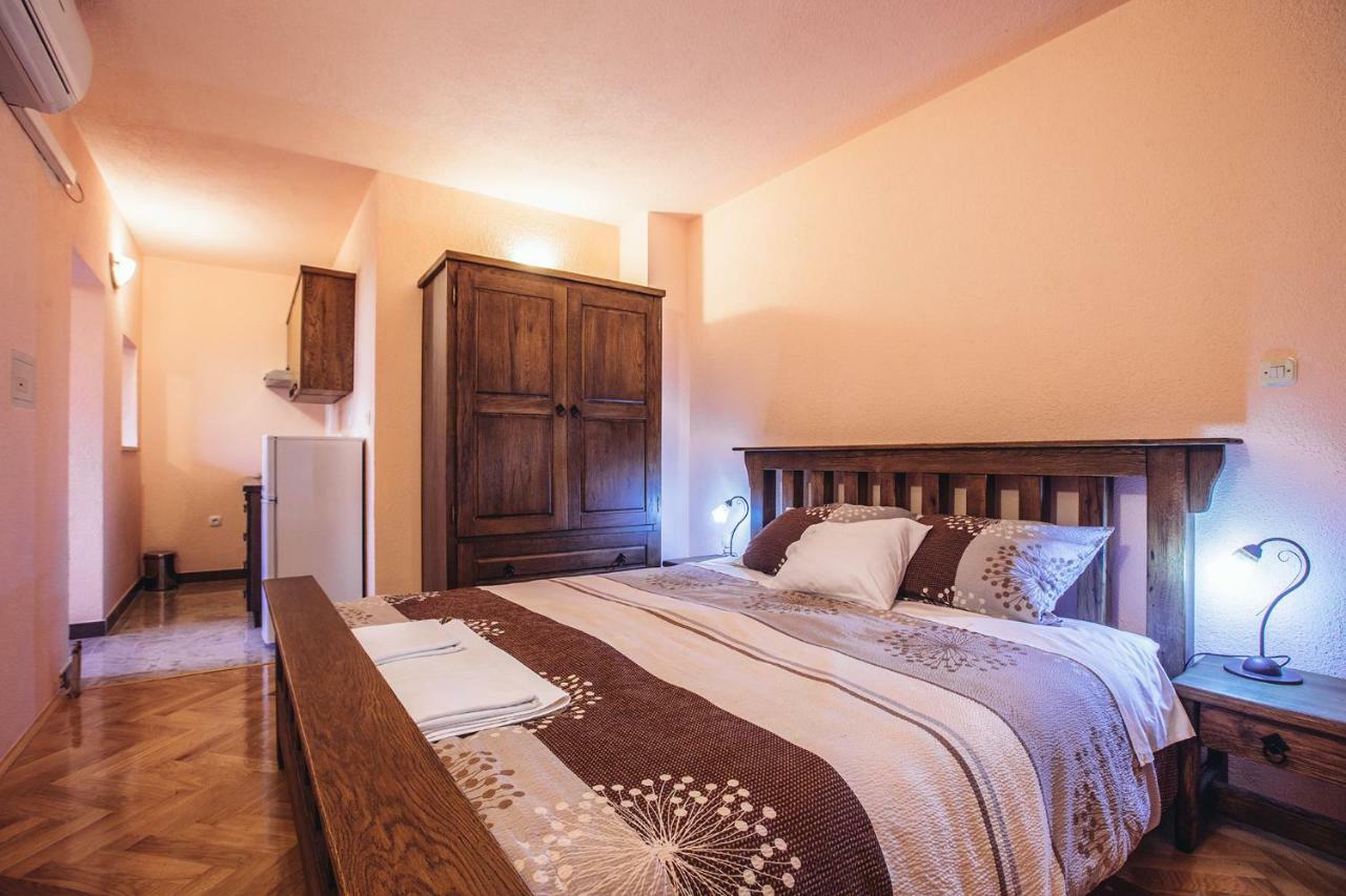 Apartmani I Sobe Dinko Starigrad Paklenica Zewnętrze zdjęcie