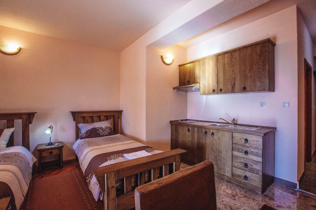Apartmani I Sobe Dinko Starigrad Paklenica Zewnętrze zdjęcie