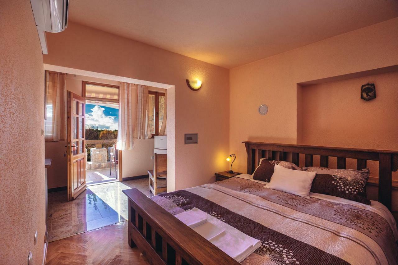 Apartmani I Sobe Dinko Starigrad Paklenica Zewnętrze zdjęcie