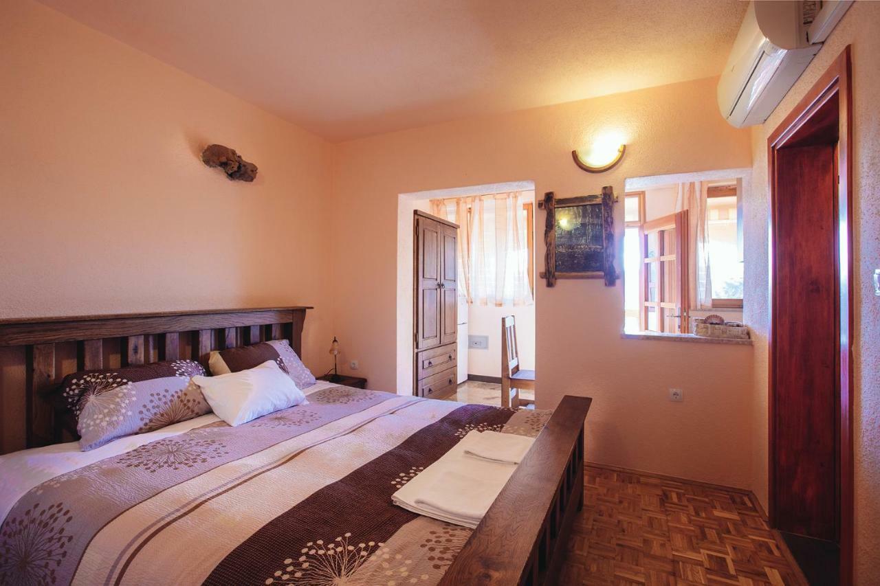 Apartmani I Sobe Dinko Starigrad Paklenica Zewnętrze zdjęcie