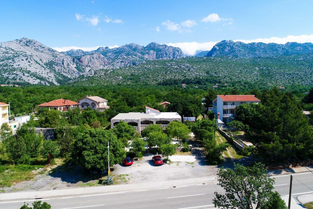 Apartmani I Sobe Dinko Starigrad Paklenica Zewnętrze zdjęcie