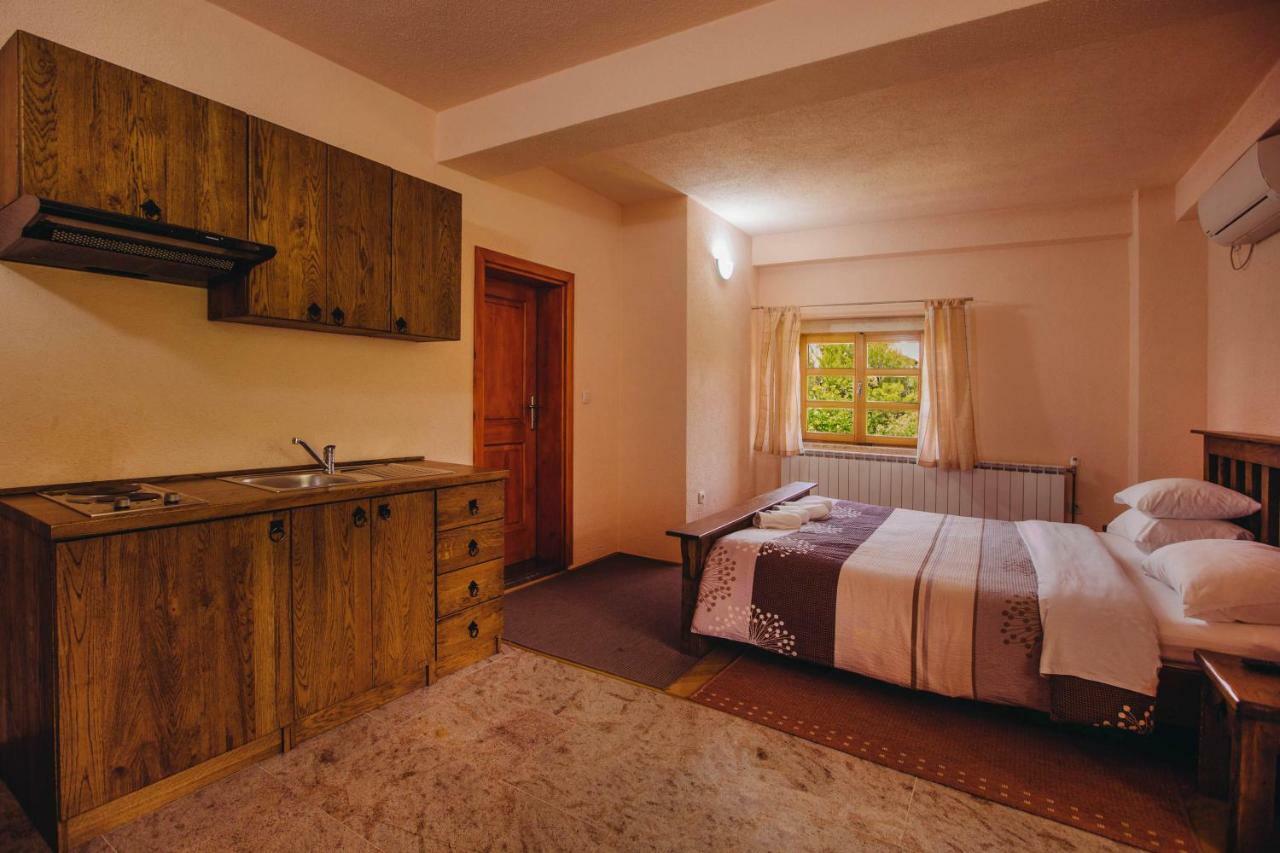 Apartmani I Sobe Dinko Starigrad Paklenica Zewnętrze zdjęcie
